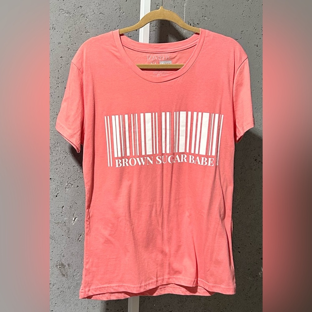 #037 Sz XL Coral/Orange Bar Code Graphic Tee NIP | Izzy & Liv